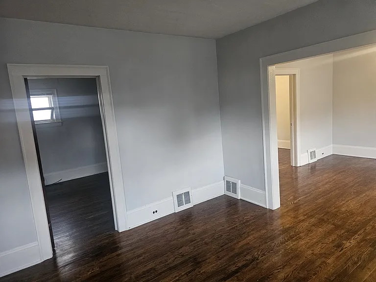 3518 Schiller Ave #UPSTAIRS — Photo 14