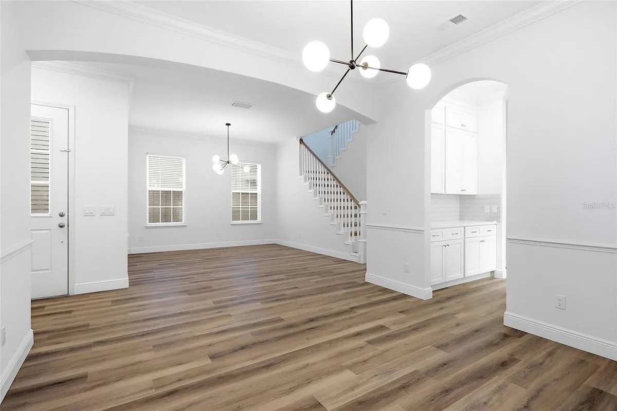 4 bed, 3.0 bath, 3908 sqft, $5,550 — Photo 3