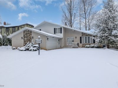 6090 Big Creek Pkwy, Parma Heights, OH, 44130