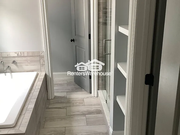 380 Bill Kennedy Way SE — Photo 4