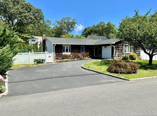 323 Wildwood Rd, Ronkonkoma, NY 11779