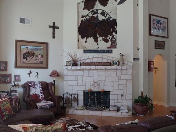 3rd image of 617 Willowwood Trl