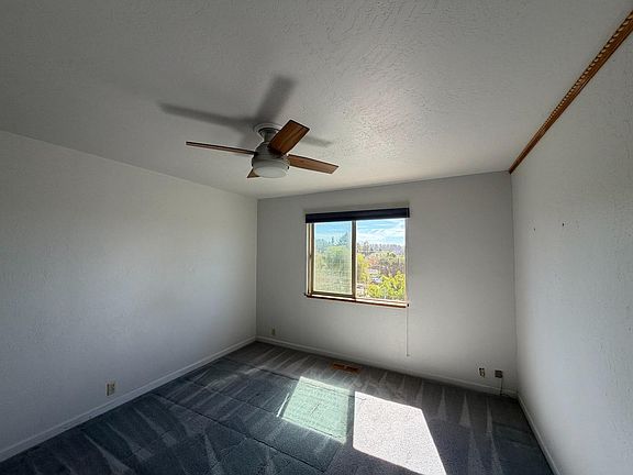 4th image of 3355 Merrill Rd