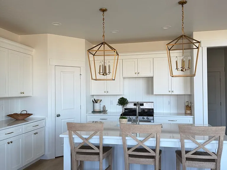 1331 W Quailhill Rd — Photo 3