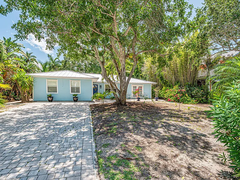 1075 Morningside Dr — Photo 45