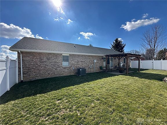 4th image of 918 Stratford Dr