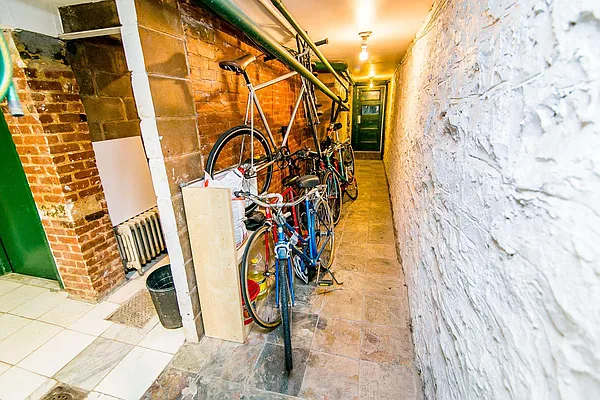 Rented by Nooklyn NYC LLC | media 40