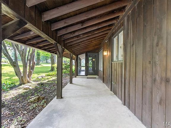 4th image of 105 Shady Valley Dr