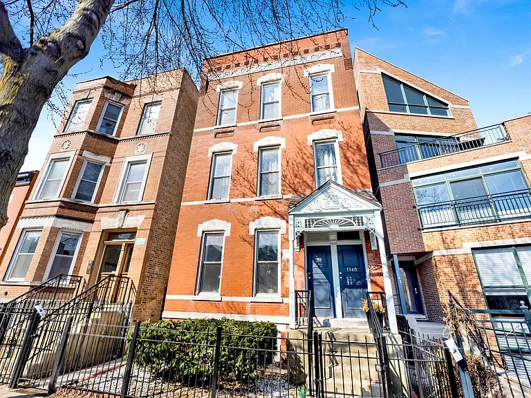 1140 N Winchester Ave — Photo 1