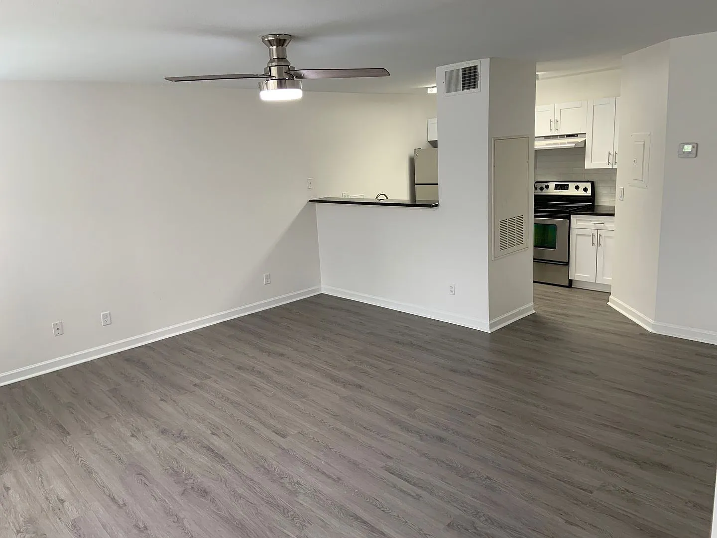 Beautiful 1/1 Condo Near Millenia Mall! — Photo 4