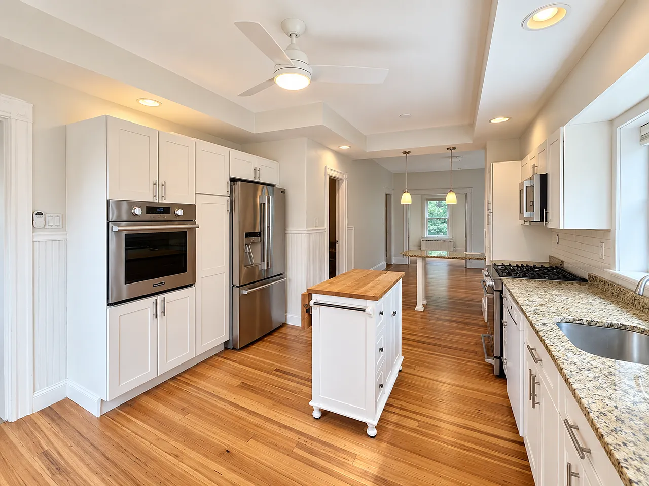 2 bed, 1300 sqft, $4,400 — Photo 2