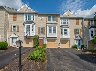 130 Westbrooke Ln, Coraopolis, PA 15108