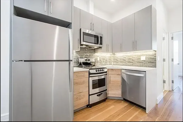 Rented by Brick&Mortar | media 12