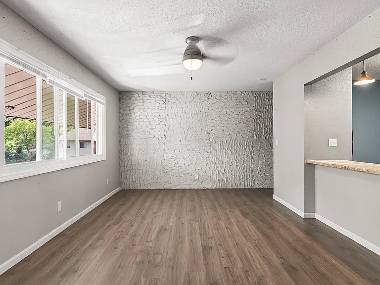 2305 Cherry Hills Dr #204 — Photo 4