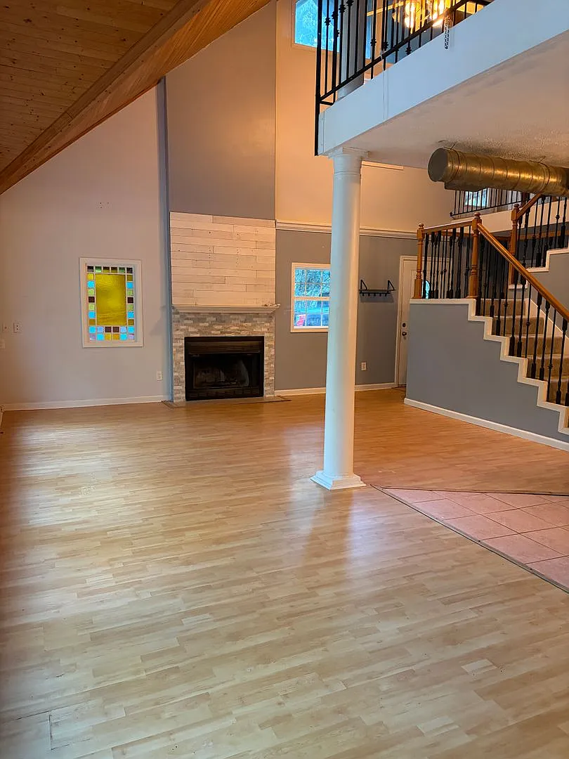 Cottage in the Woods — Photo 3