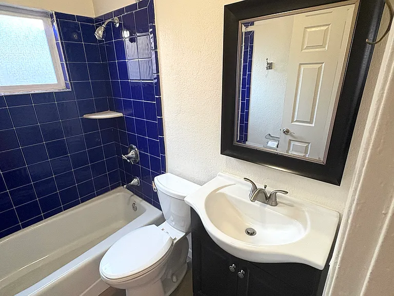 231 S 22nd St #2 — Photo 10