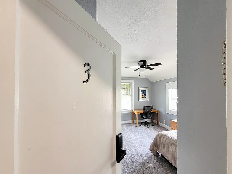 Room 3, om second floor