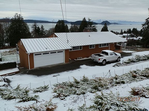 Christmas 2017 w/ metal roof
