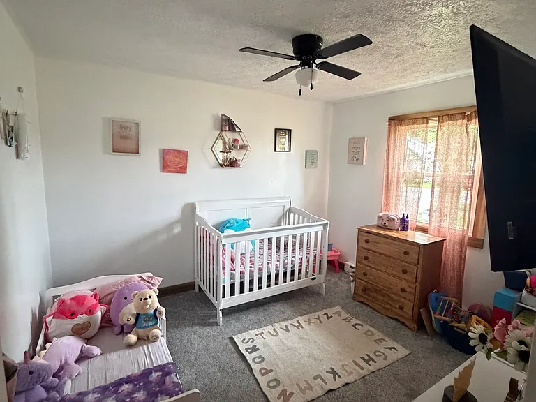 410 W Douglas St — Photo 19