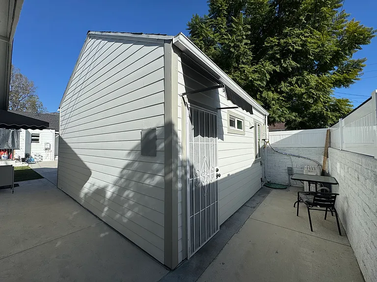 808B Burchett St — Photo 3