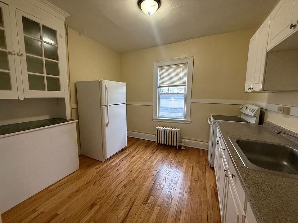 1st image of 851-853 Wethersfield Ave