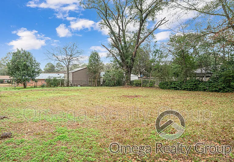 1265 Adell St — Photo 36