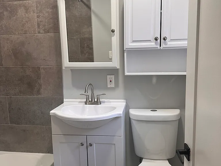 615-23 E Vernon Rd #102 — Photo 18
