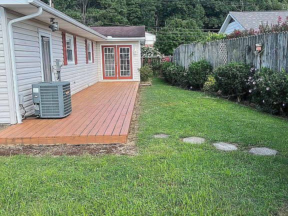 4th image of 2801 Pinehurst Ln