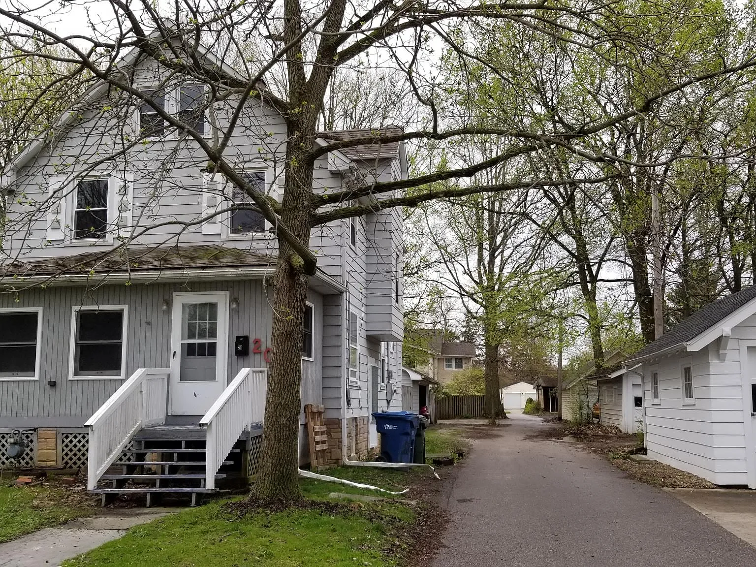 20 4th Ave — Photo 1
