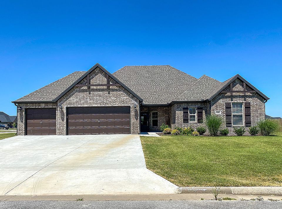 1st image of 18282 Phelps Cir