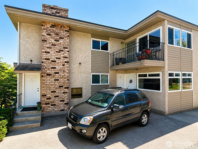3rd image of 2707 W Jameson Street