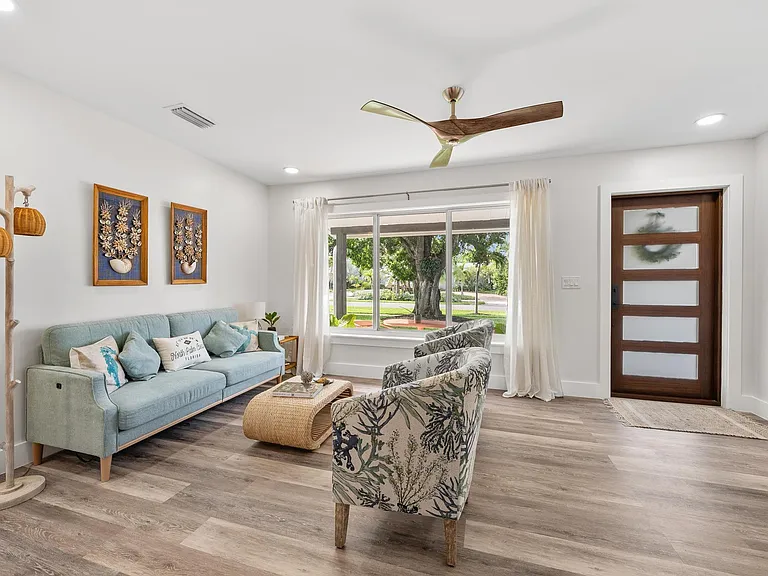 517 Gulf Rd — Photo 9