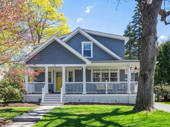 11 Fairlawn St, Needham, MA 02492