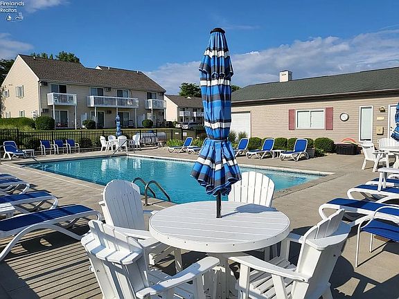 4th image of 459 N Lake Pine Dr APT 6