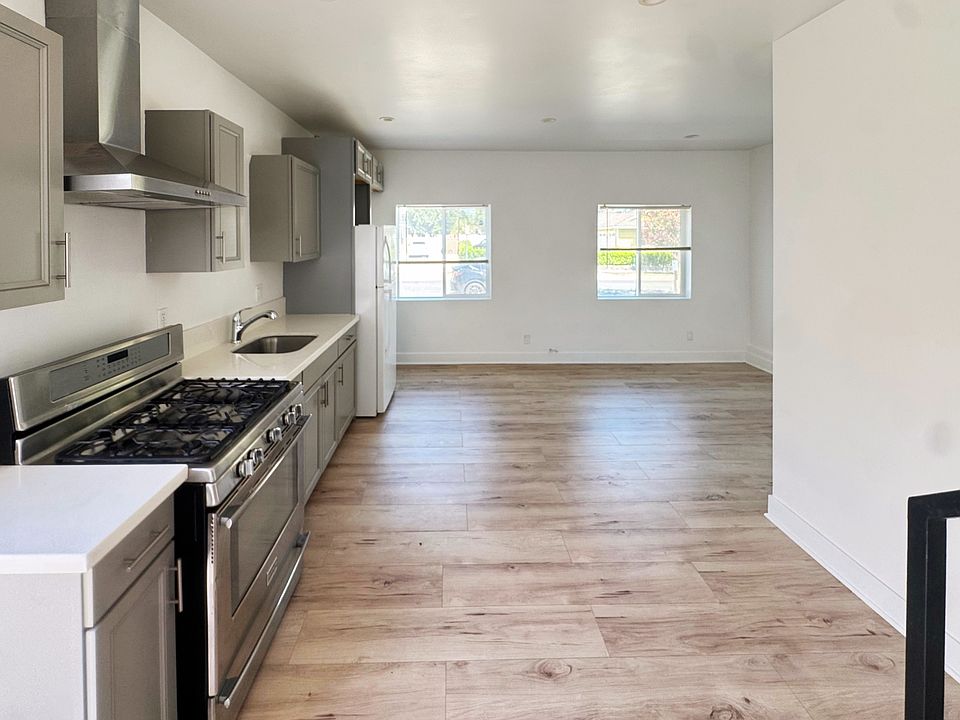 1st image of 20760 Bassett St