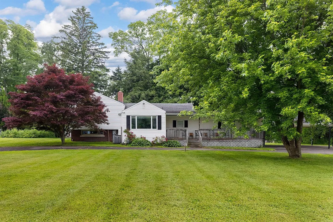 454 Orchard Beach Rd photo 1
