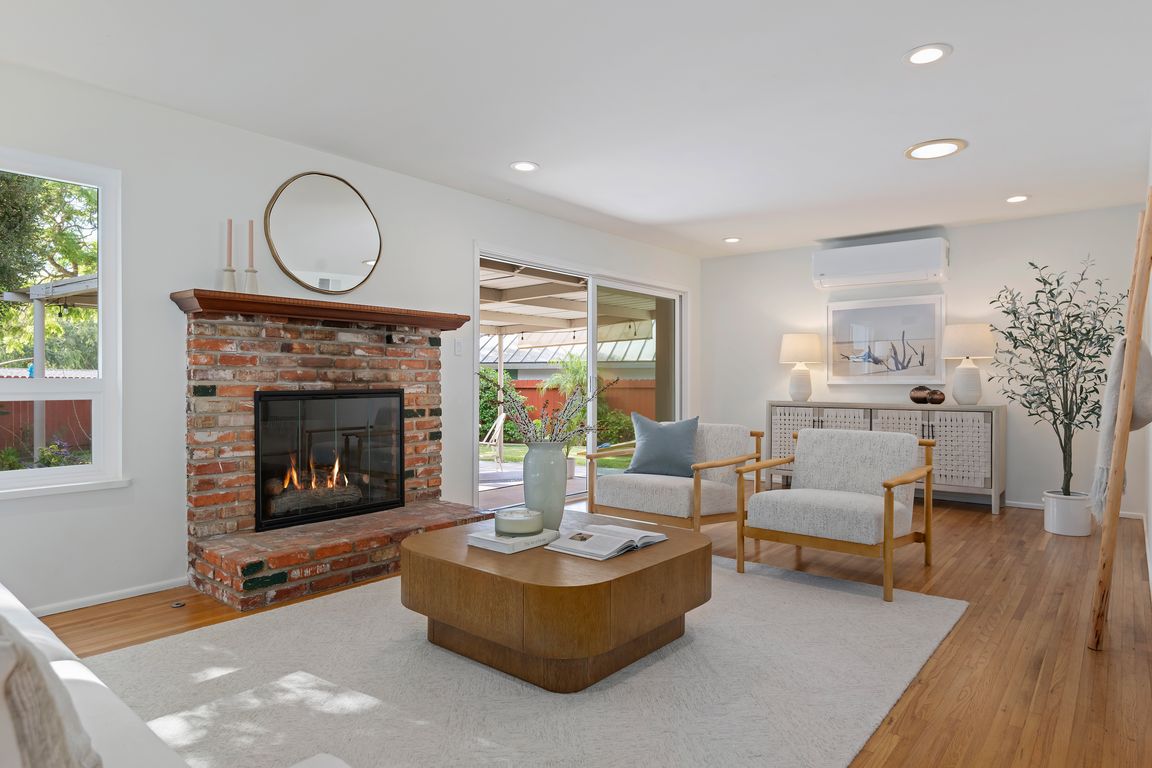 next background image