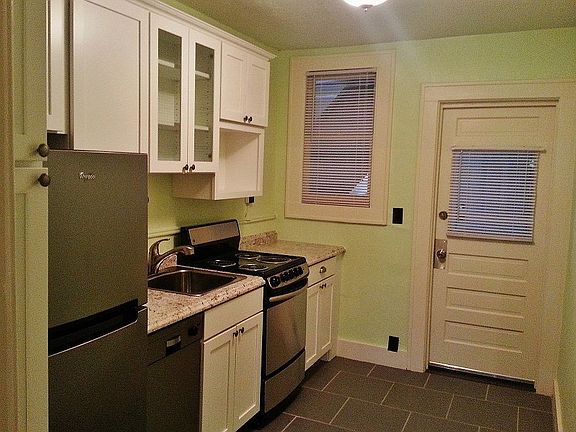 3rd image of 240 S 8th St APT 6