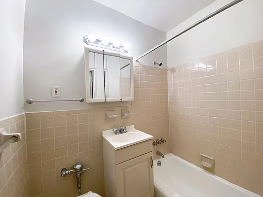Rented by MAPT Residential LLC | media 7