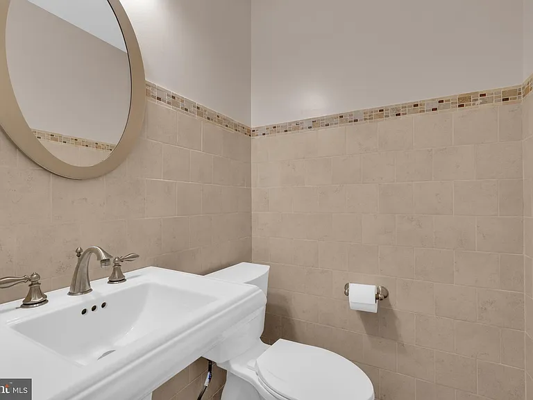 7205 Van Ness Ct — Photo 18