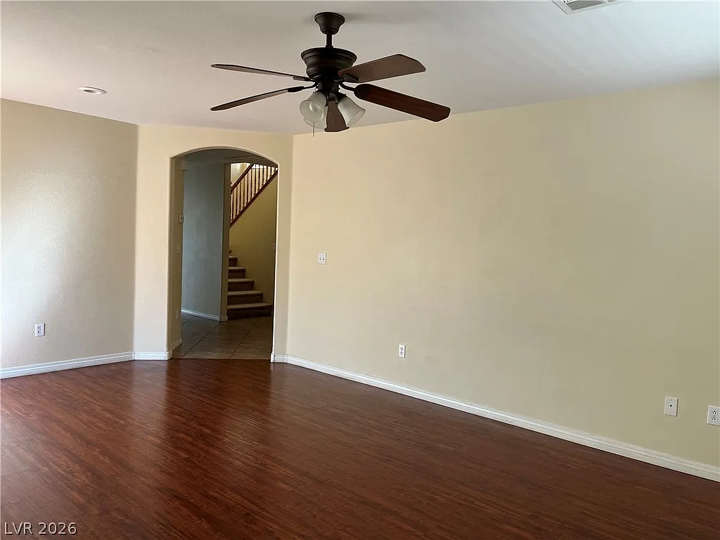 3 bed, 2.5 bath, 1476 sqft, $1,800 — Photo 2