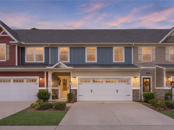 518 Eldridge Ln, Chesapeake, VA 23323
