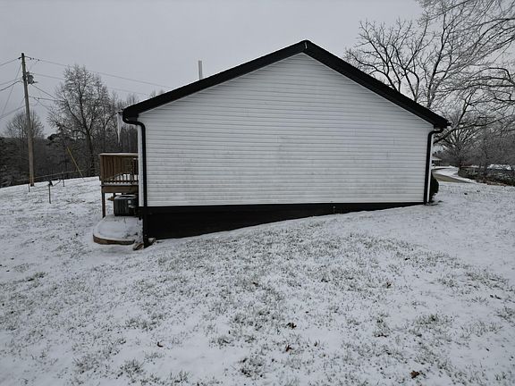 5th image of 1356 W Pine Hill Rd