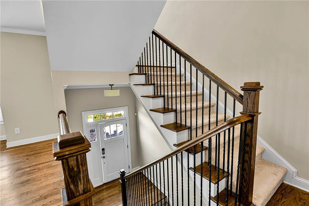 3 bed, 3.5 bath, 2228 sqft, $3,000 — Photo 4