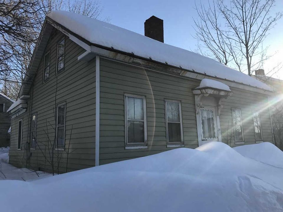 2nd image of 23 Railroad Ave