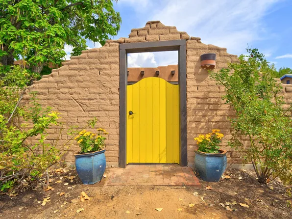 32 Priestly Pl, Corrales, NM 87048