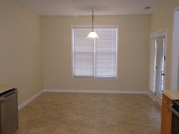 5th image of 300 Stansbury Ln