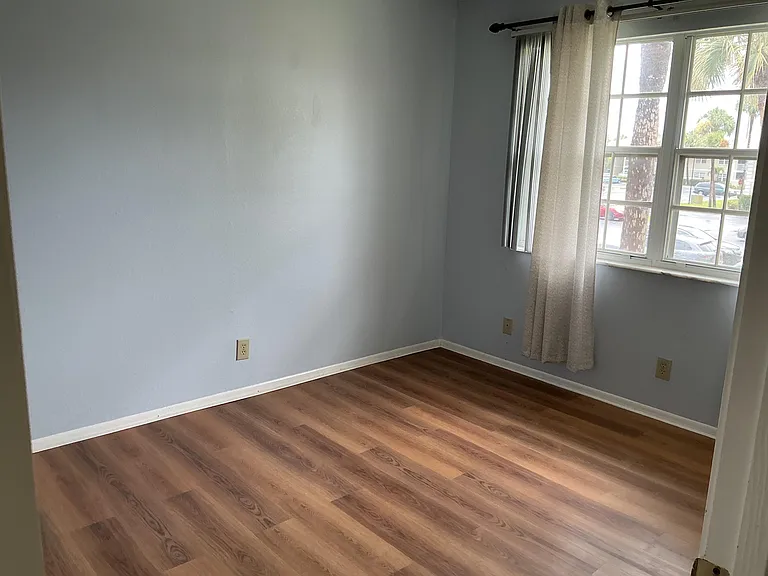 1550 SE Royal Green Cir — Photo 7