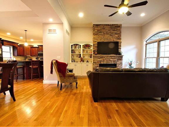 5th image of 1025 Alpar Ln