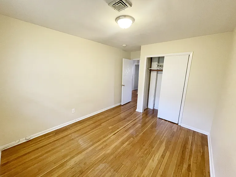 218 11th St #2 — Photo 15